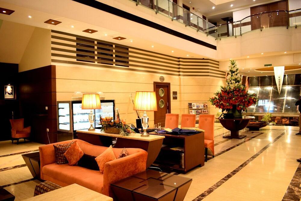 Hotel Royal Cliff Kanpur Esterno foto