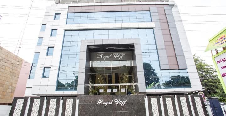 Hotel Royal Cliff Kanpur Esterno foto