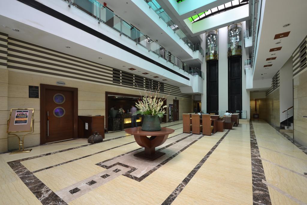 Hotel Royal Cliff Kanpur Esterno foto