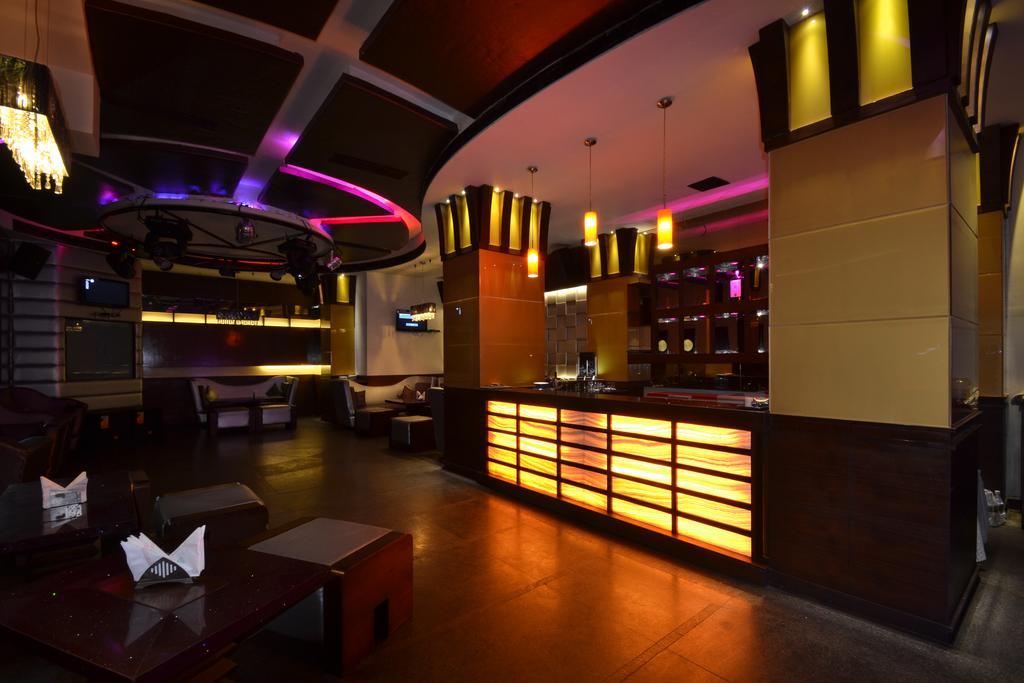 Hotel Royal Cliff Kanpur Esterno foto