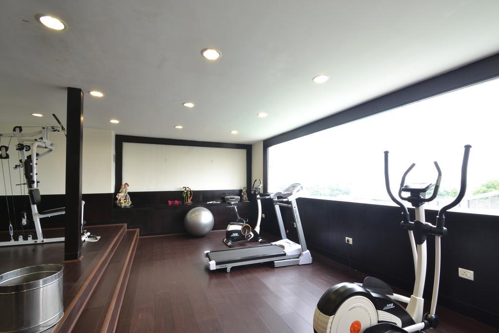 Hotel Royal Cliff Kanpur Esterno foto