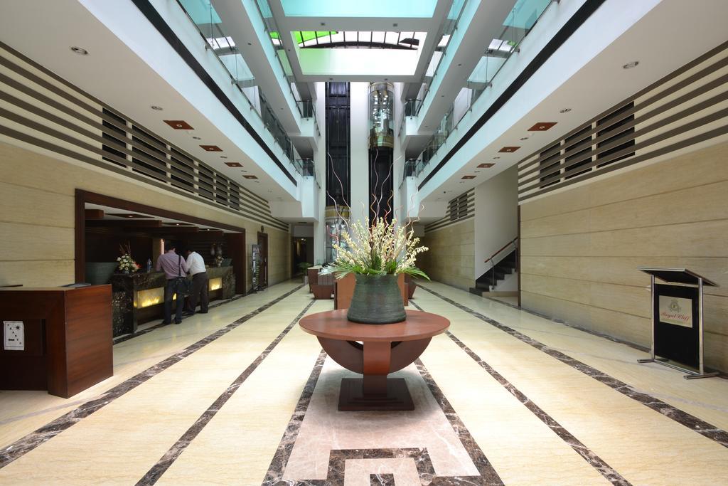 Hotel Royal Cliff Kanpur Esterno foto