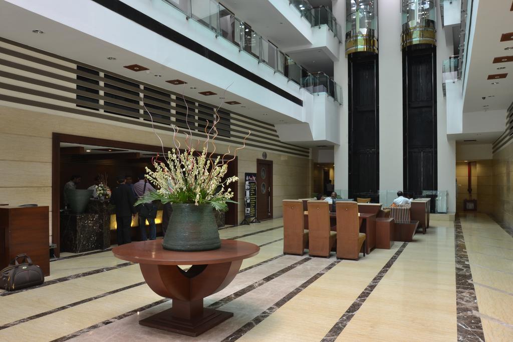 Hotel Royal Cliff Kanpur Esterno foto