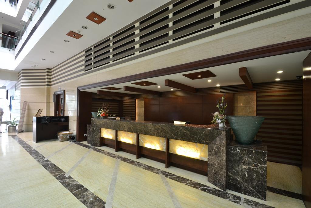Hotel Royal Cliff Kanpur Esterno foto