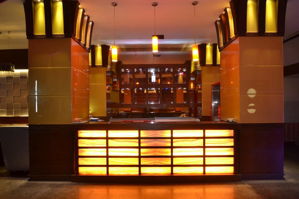 Hotel Royal Cliff Kanpur Esterno foto