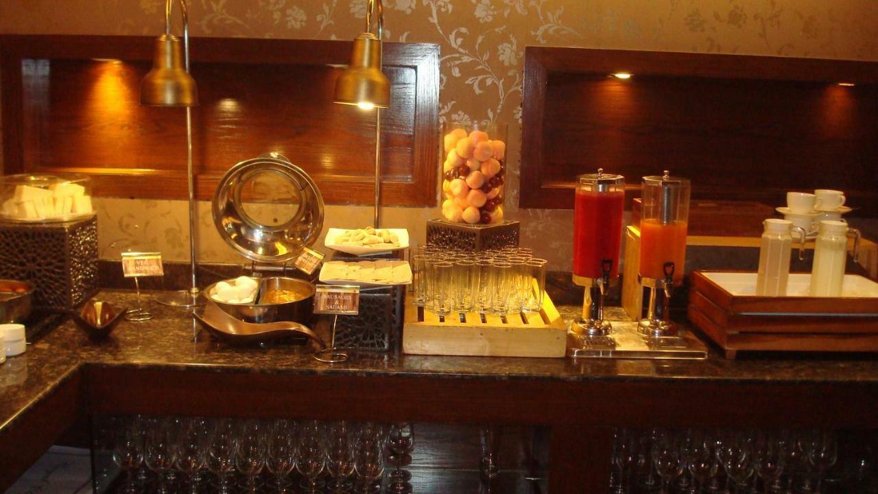 Hotel Royal Cliff Kanpur Esterno foto