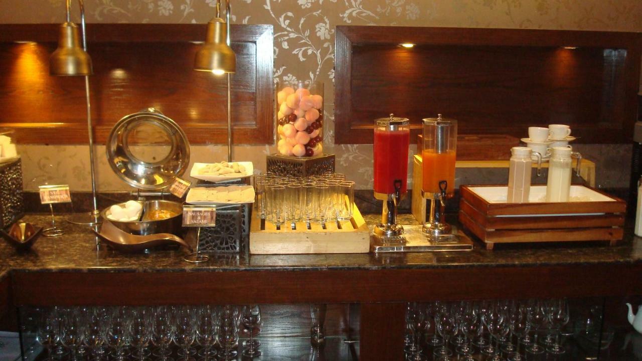 Hotel Royal Cliff Kanpur Esterno foto