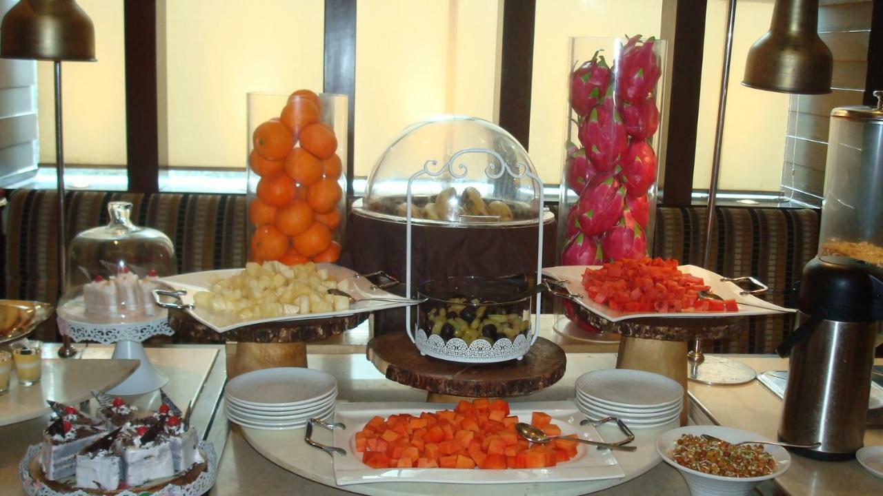 Hotel Royal Cliff Kanpur Esterno foto