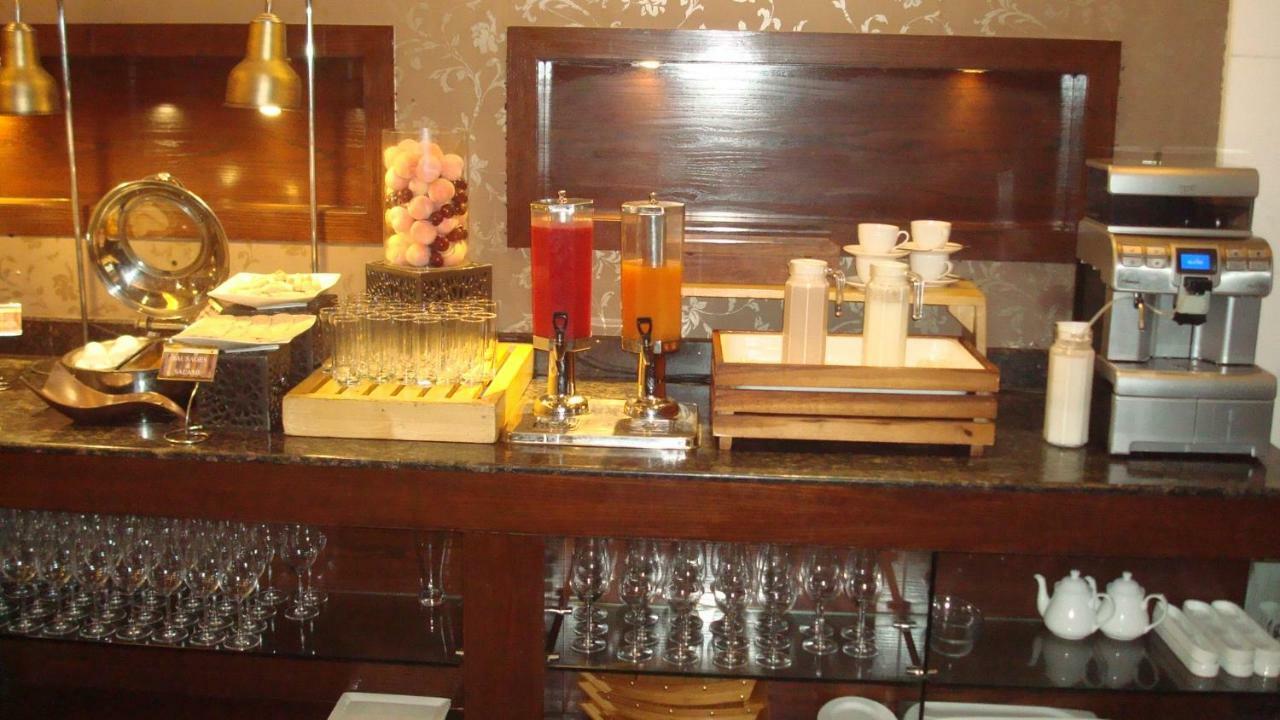 Hotel Royal Cliff Kanpur Esterno foto